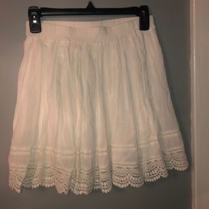 medium cream skirt with lace